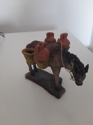 Figura de burro con cántaros