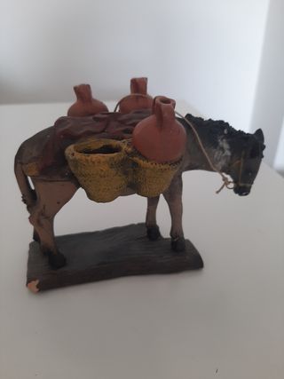 Figura de burro con cántaros