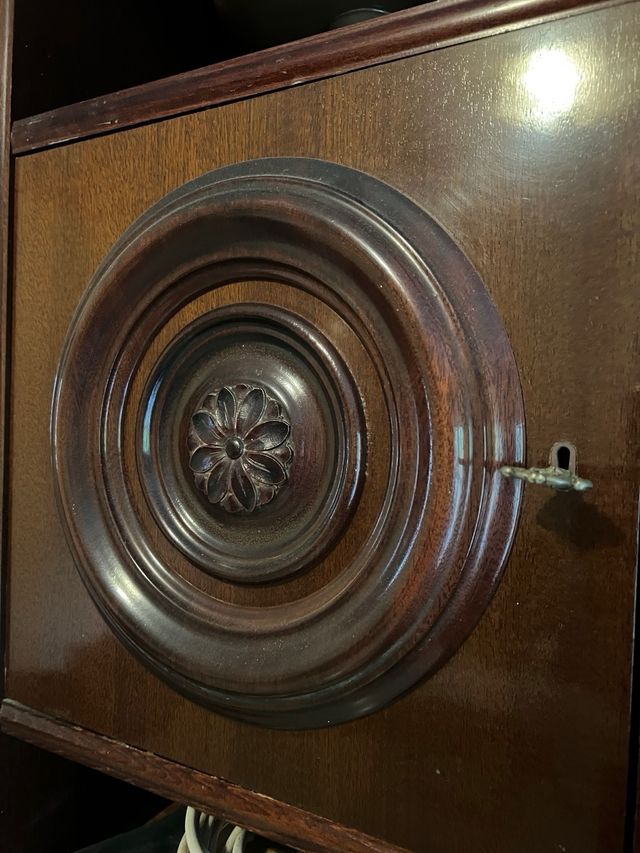 Mueble comedor madera maciza y cristal