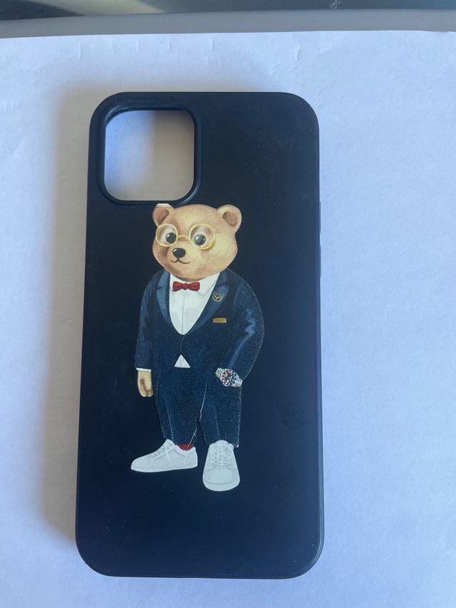 Fundas iPhone 12 Guess y Baron Filou