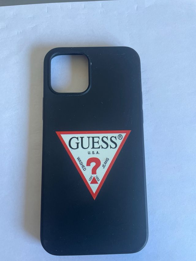 Fundas iPhone 12 Guess y Baron Filou