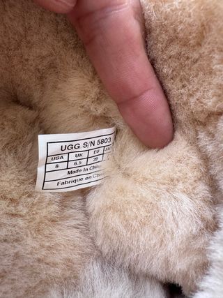 Stivali Ugg marroni con bottone