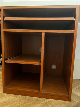 Escritorio blanco y madera