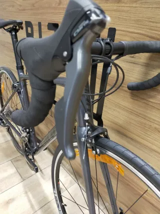 Bicicleta de carretera Giant Contend 2