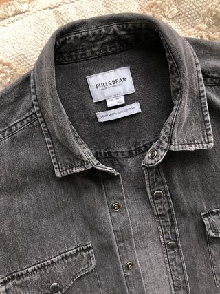 Camisa vaquera Pull&Bear gris talla L