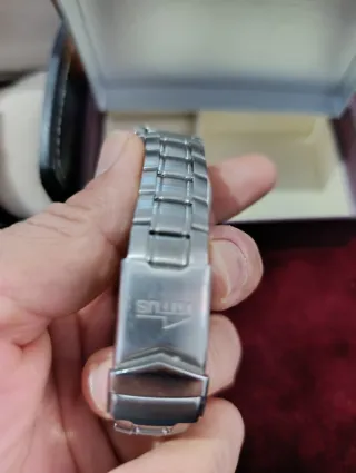 Reloj Lotus Quartz Negro y Plateado