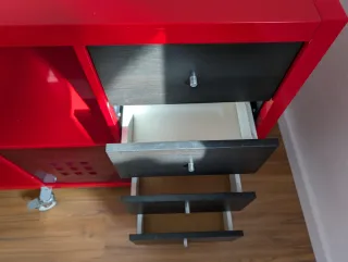 Cómoda con cajones, cajoneras y ruedas