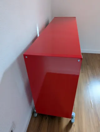 Cómoda con cajones, cajoneras y ruedas