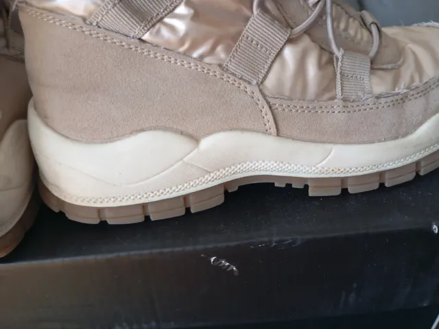 Botas caña media Xti Kids niña beige/dorado