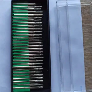 Taladro multifunción con accesorios