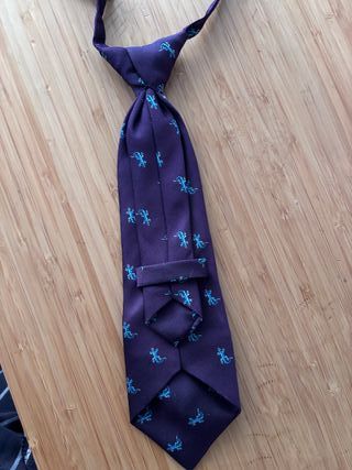 Corbata infantil con estampado de lagartijas
