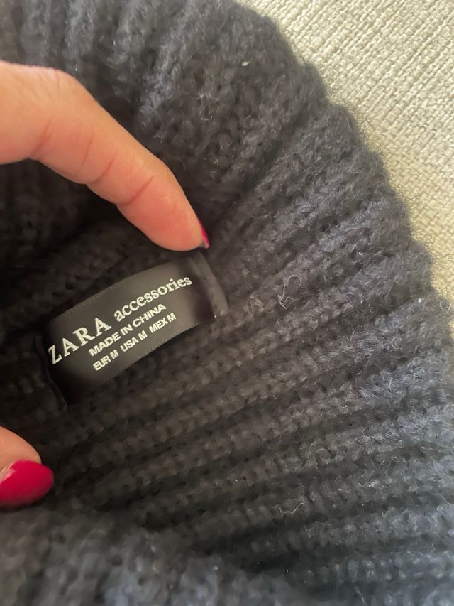 Gorro Zara con pompón de pelo