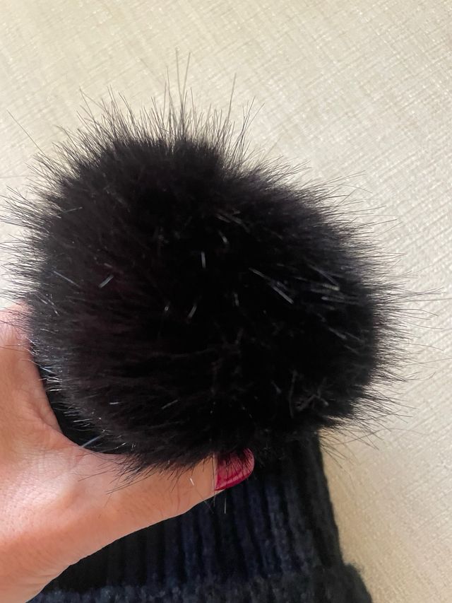 Gorro Zara con pompón de pelo