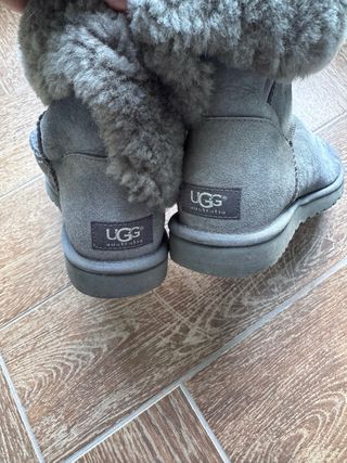 Stivali UGG grigi con pelliccia
