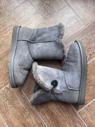 Stivali UGG grigi con pelliccia