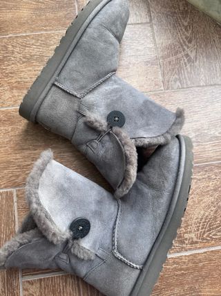 Stivali UGG grigi con pelliccia