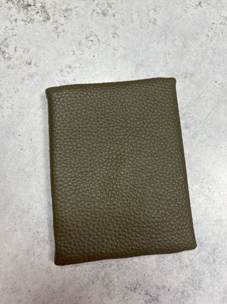 Monedero con bordado de perdiz