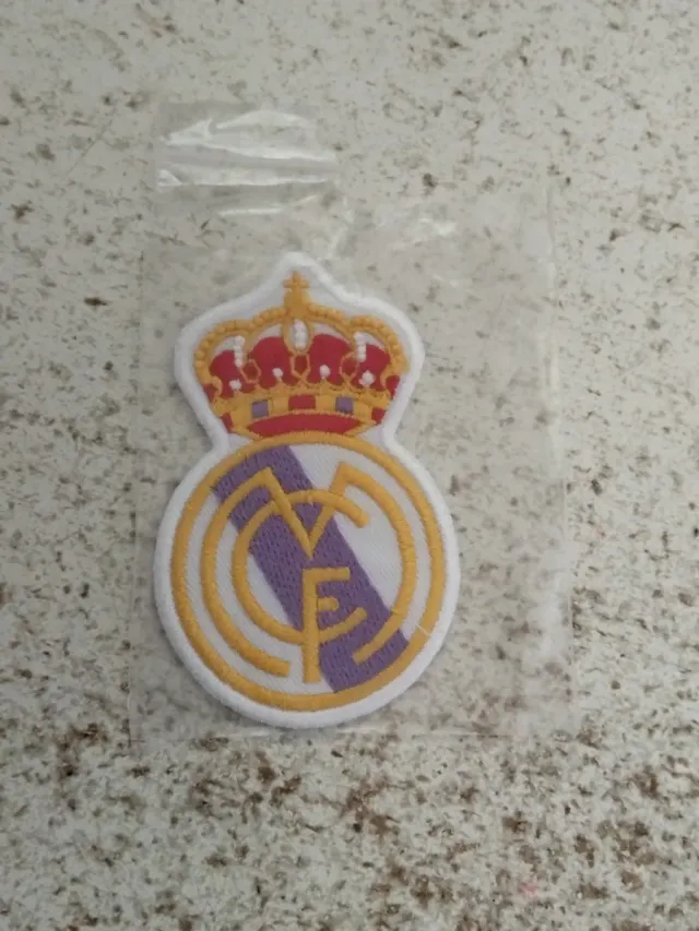 Tres escudos Real Madrid
