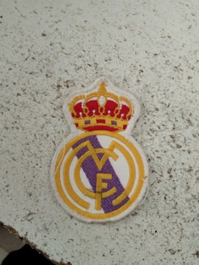 Tres escudos Real Madrid