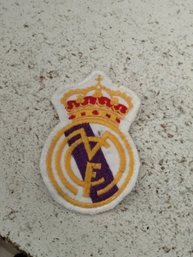 Tres escudos Real Madrid