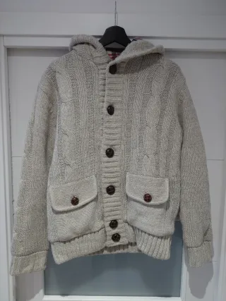 Sudadera de lana beige con capucha y forro cuadros