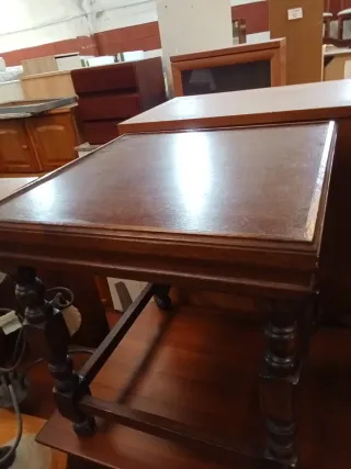 Mesita vintage de madera