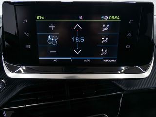 PEUGEOT e2008 Electrico Allure 136 100kW