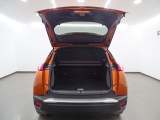 PEUGEOT e2008 Electrico Allure 136 100kW