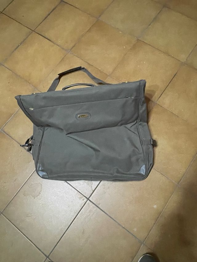 Bolsa de viaje para trajes gris