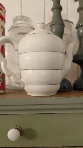 Antica teiera firmata