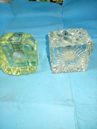 Tinteros de cristal con plumas