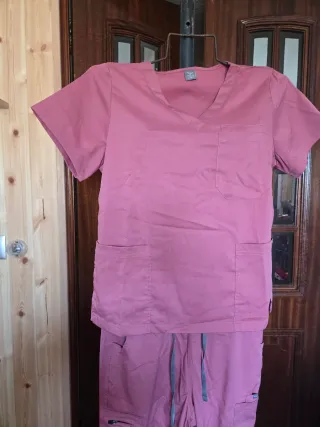 Fato de enfermeira novo sem etiqueta.