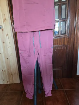 Fato de enfermeira novo sem etiqueta.