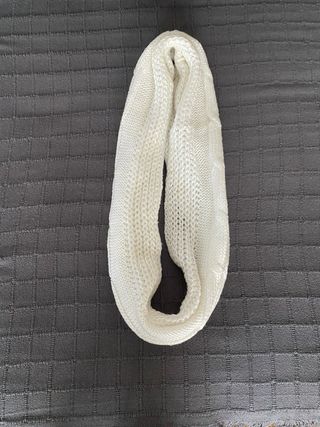 Conjunto de invierno: gorro, bufanda y guantes