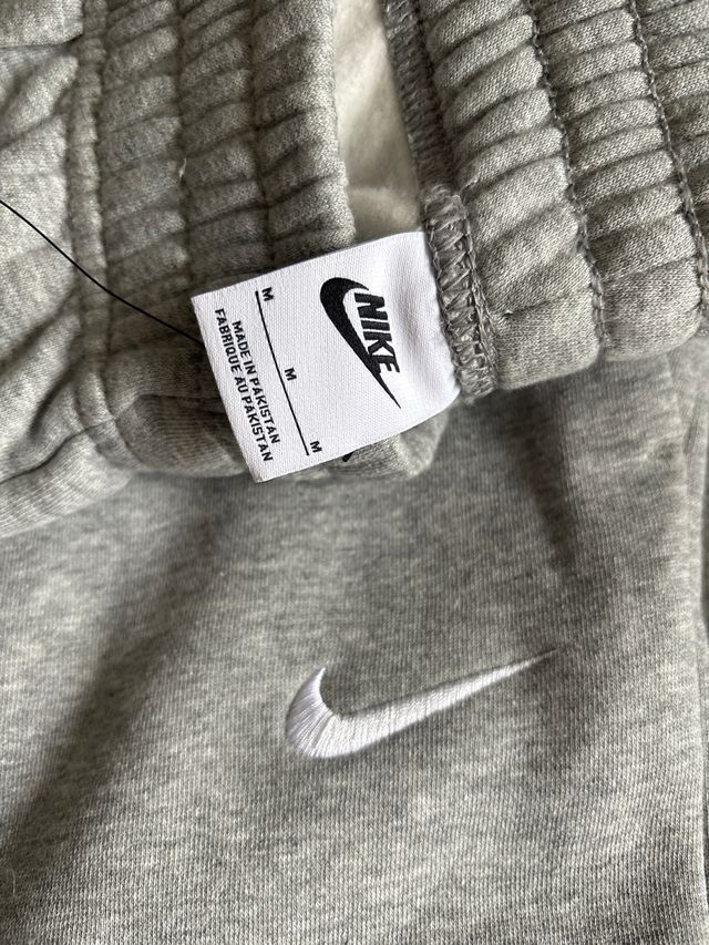 Pantalón chándal Nike gris  original sin estrenar