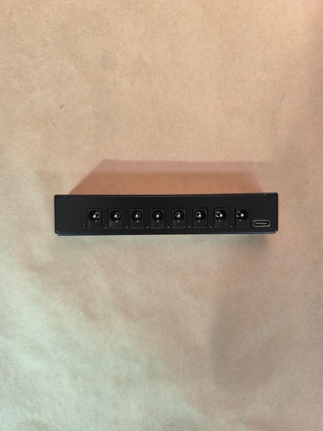 Fuente de alimentación para pedales 9V - Nueva