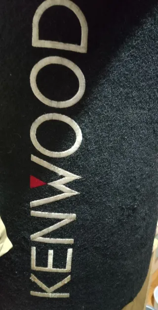 Subwoofer Kenwood Negro y Rojo se puede negociar..