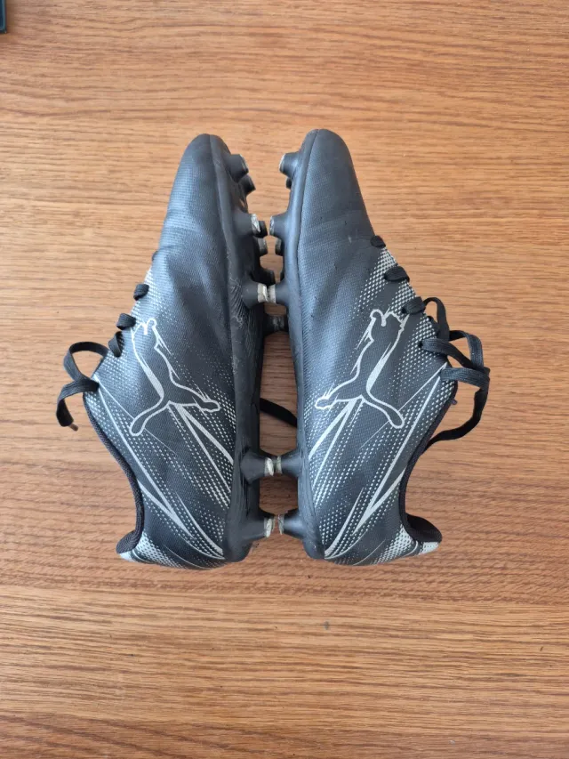 Zapatos de fútbol Puma para niño talla 34