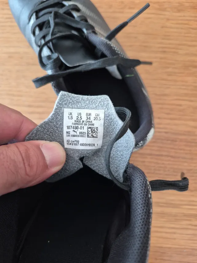 Zapatos de fútbol Puma para niño talla 34