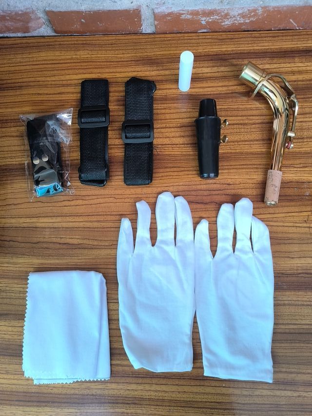 Saxofón alto con estuche rígido - Dorado (nuevo)