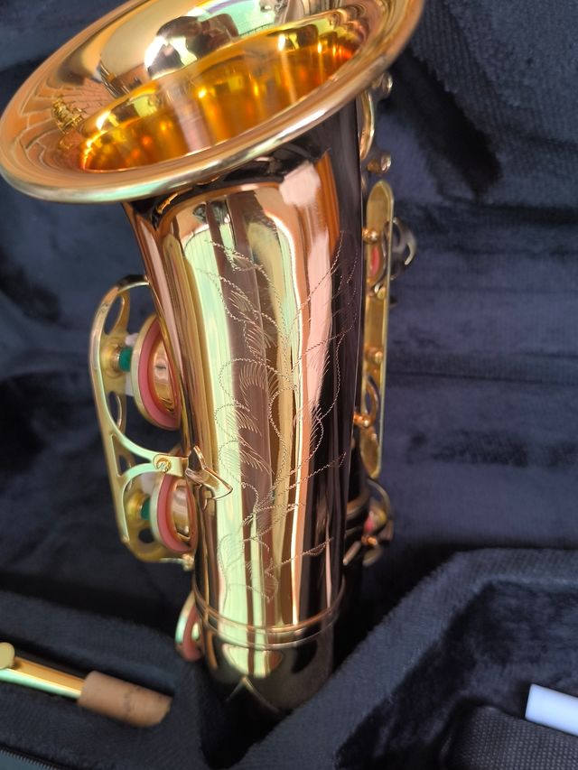 Saxofón alto con estuche rígido - Dorado (nuevo)