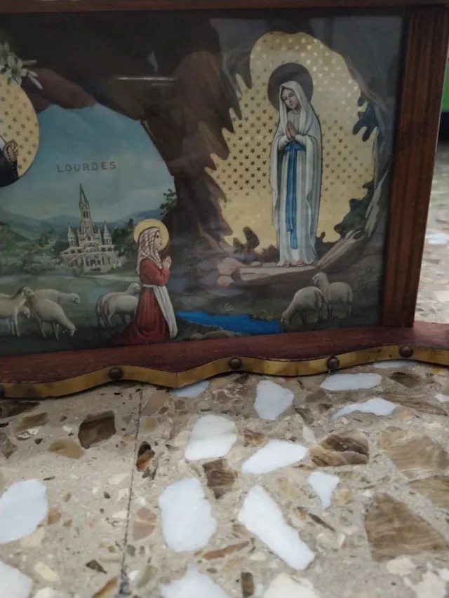 Antico Vassoio Decorativo Vergine di Lourdes