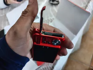 Cámara Digital Avery Best 21 MP Roja