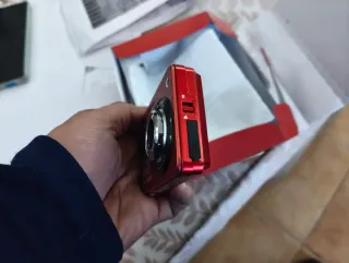 Cámara Digital Avery Best 21 MP Roja