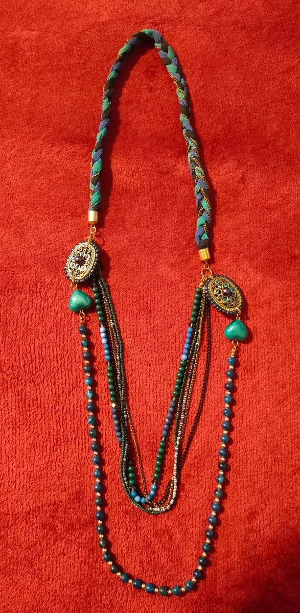 Collana lunga blu e verde