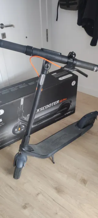 Patinete eléctrico Ninebot E2 Pro con intermitente