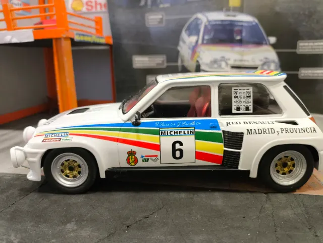 Réplica de carro de rally Renault 5 Turbo Carlos Sainz