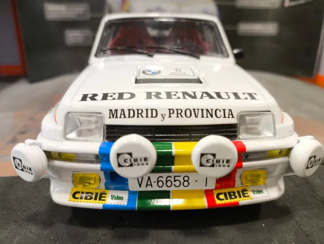 Réplica de carro de rally Renault 5 Turbo Carlos Sainz