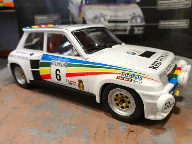 Réplica de carro de rally Renault 5 Turbo Carlos Sainz