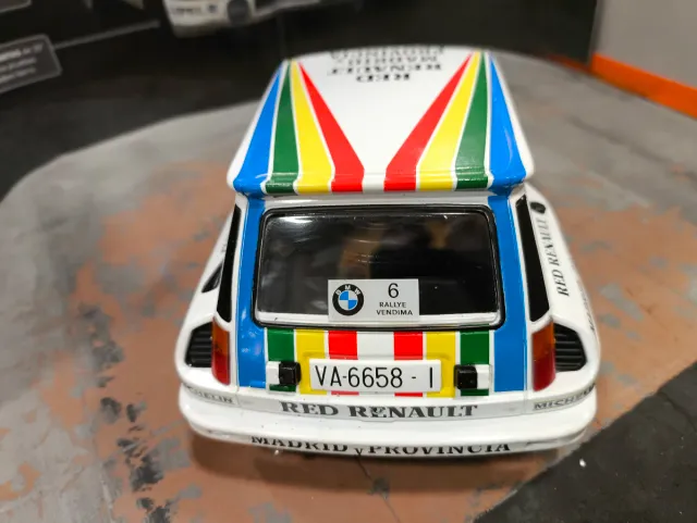 Réplica de carro de rally Renault 5 Turbo Carlos Sainz